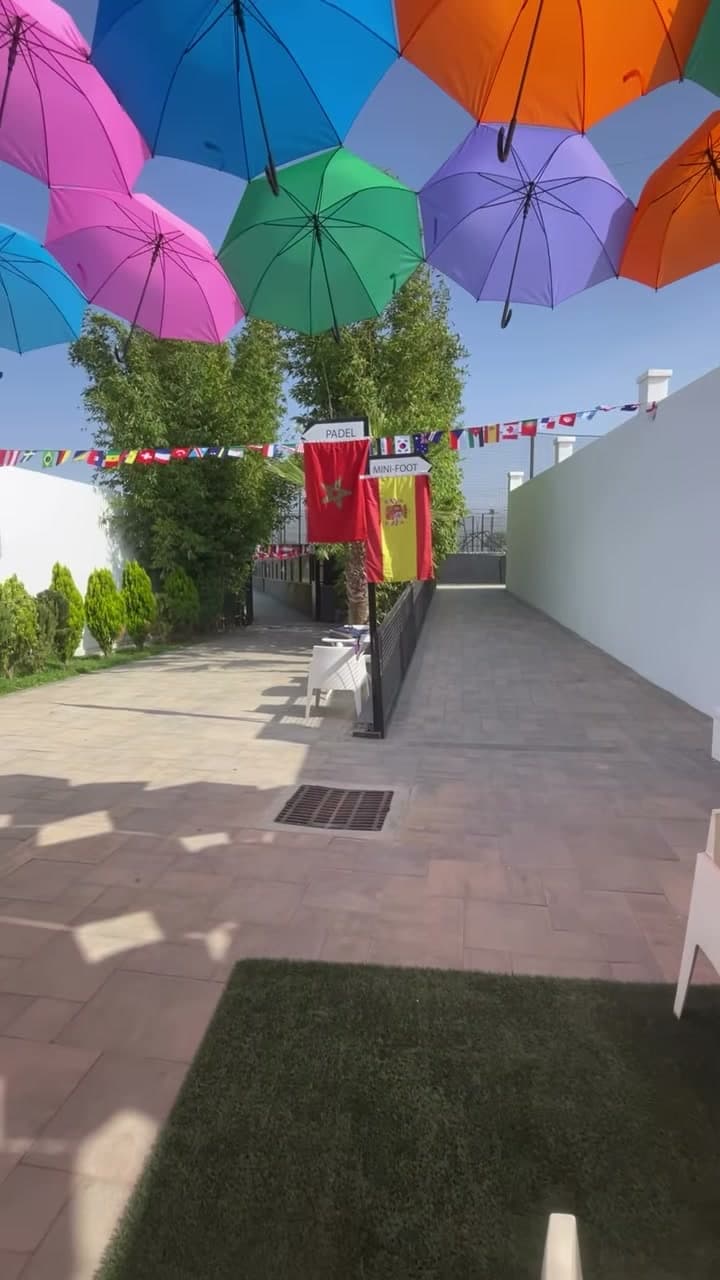 Accès padel et minifoot dans le centre AREA